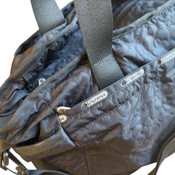 Lesportsac Duffel Bag Travel Black Quilted Large - Picture 2 of 11